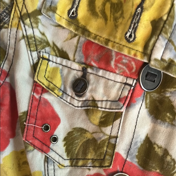 Hurley Red and Yellow Jean Jacket with Tailored Design - Picture 4 of 10